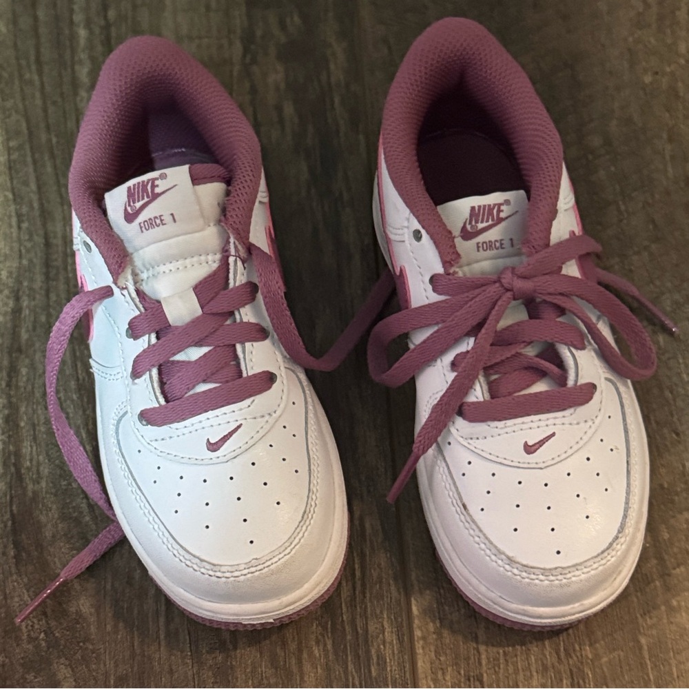 Nike Air Force One Kids Shoes in White and Pink